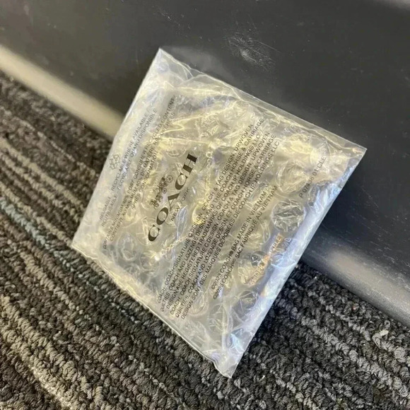 ★Original Wrapping★COACH SIGNATURE CRYSTAL SLIDER BRACELET C9449 GLD - Picture 2 of 7